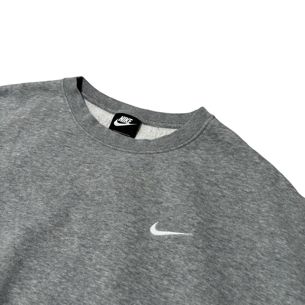 Nike Sportswear Women's Embroidered Swoosh Cropped Oversized Sweater XL 31 x 23 - Picture 3 of 4